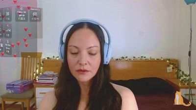 FoxySpanks live cam on Cam4