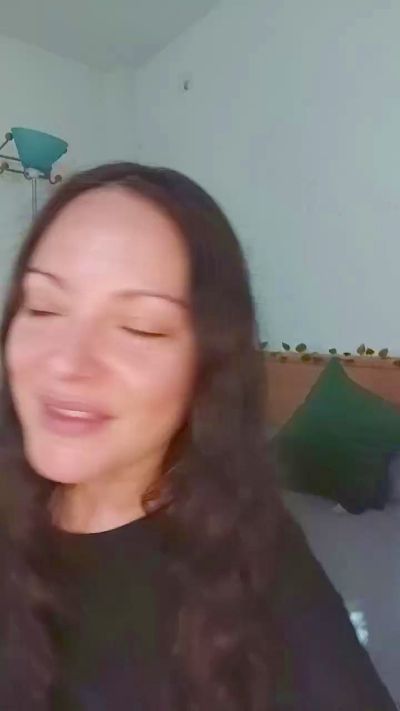 FoxySpanks live cam on Cam4
