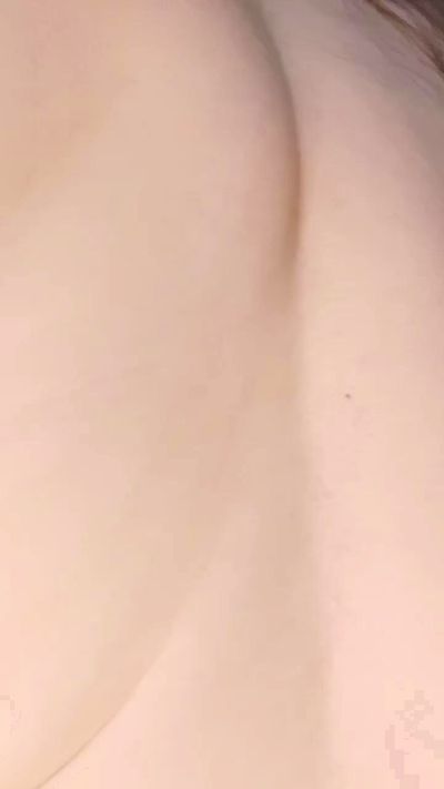 FoxySpanks live cam on Cam4