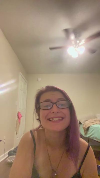 Foxygirl22 live cam on Cam4