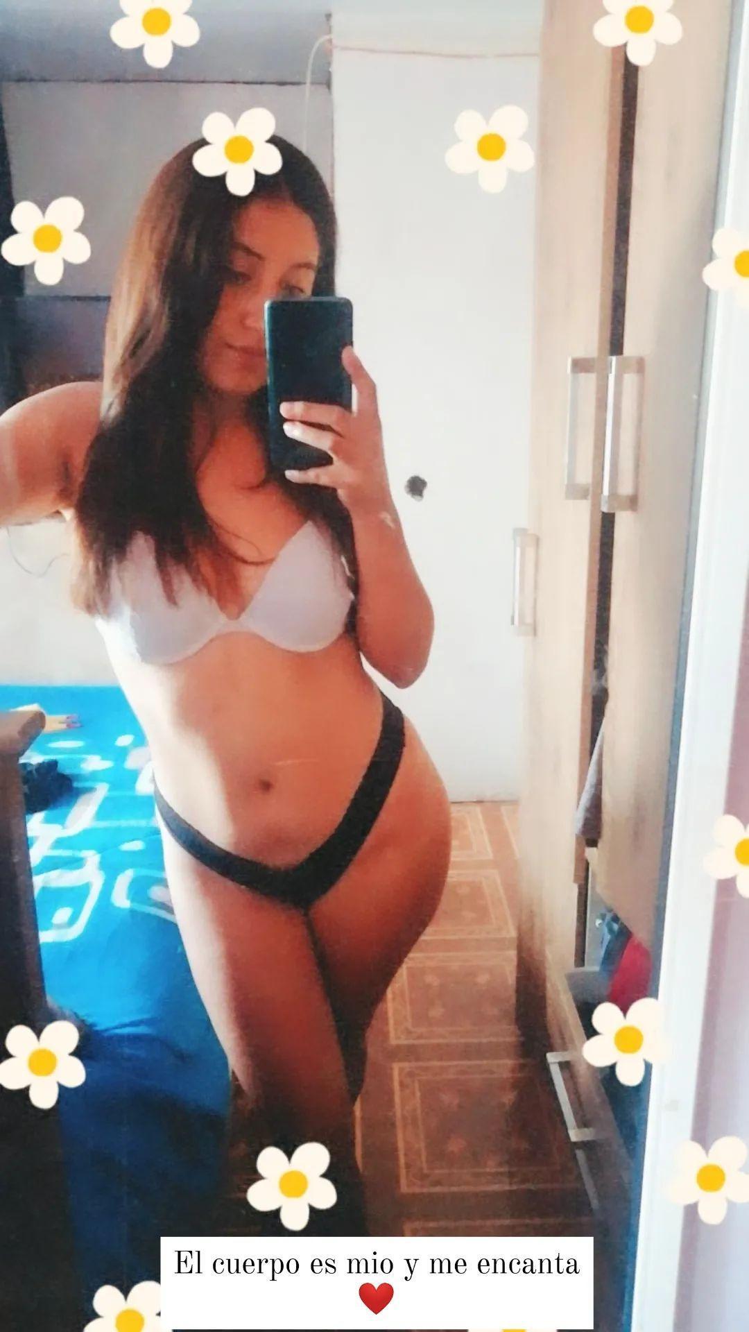 Foxymami webcam girl live sex