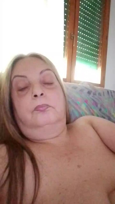 Franca live cam on Cam4