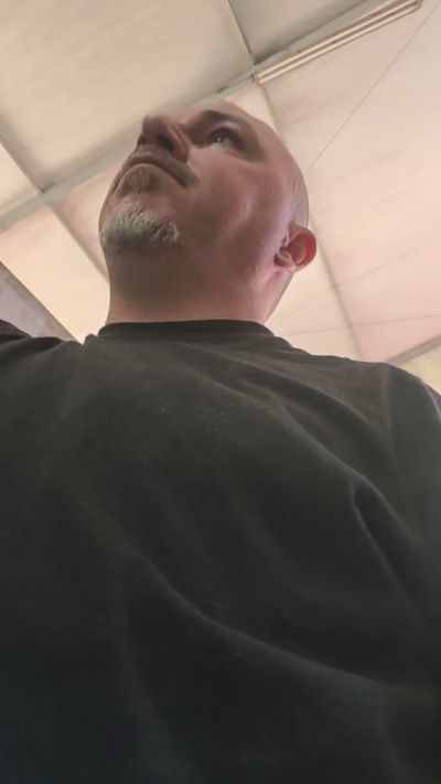 Francisco198308 live cam on Cam4
