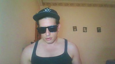 FrankieBully webcam