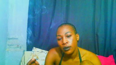 Freakynaughtxx live cam on Cam4