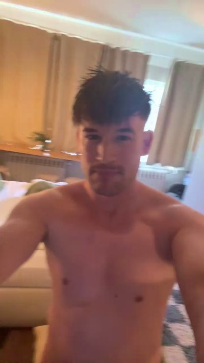 FreePublicShow live cam on Cam4
