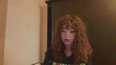 FreedaYegge live cam on Cam4