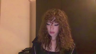FreedaYegge live cam on Cam4