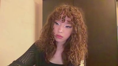 FreedaYegge live cam on Cam4
