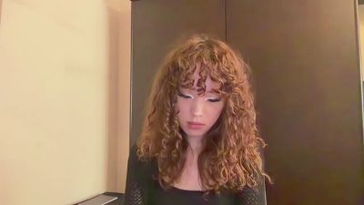 FreedaYegge live cam on Cam4
