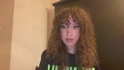 FreedaYegge live cam on Cam4