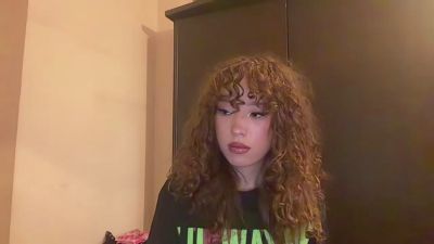 FreedaYegge live cam on Cam4