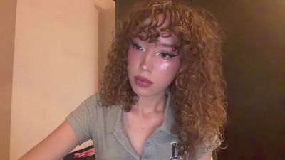 FreedaYegge live cam on Cam4