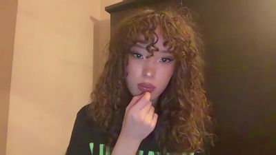 FreedaYegge live cam on Cam4