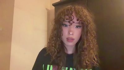 FreedaYegge live cam on Cam4