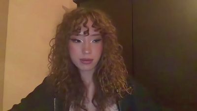FreedaYegge live cam on Cam4