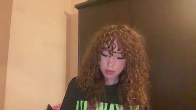 FreedaYegge live cam on Cam4