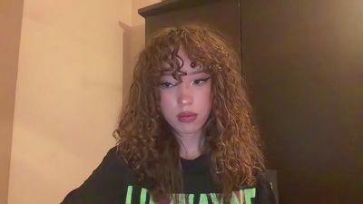 FreedaYegge live cam on Cam4
