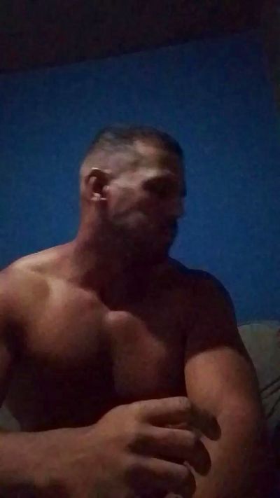Freitassarado22 live cam on Cam4