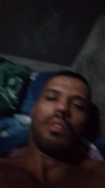 Freitassarado22 live cam on Cam4