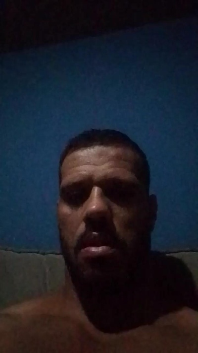 Freitassarado22 live cam on Cam4