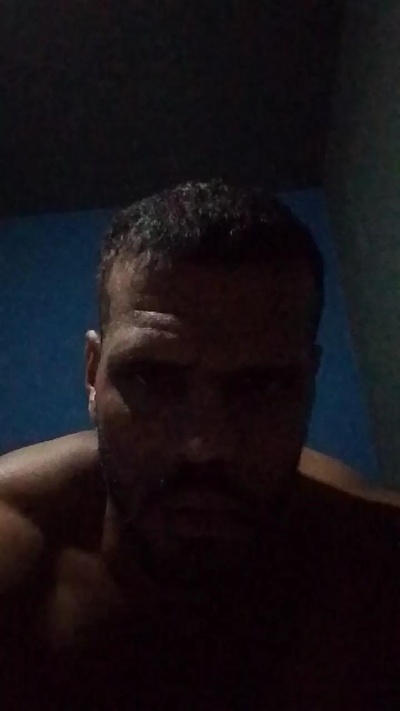 Freitassarado22 live cam on Cam4