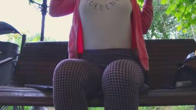 French_Claire25 live cam on Cam4