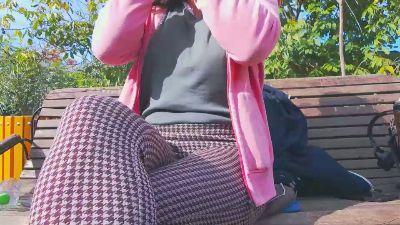 French_Claire25 live cam on Cam4