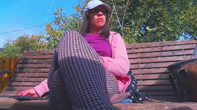French_Claire25 live cam on Cam4