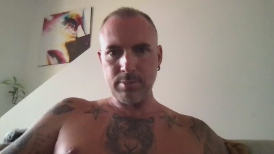 Frenchy4You live cam on Cam4