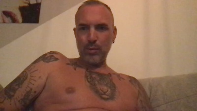 Frenchy4You live cam on Cam4