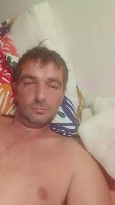 Frencoislaure live cam on Cam4