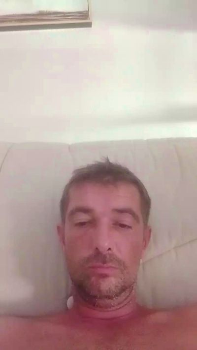 Frencoislaure live cam on Cam4