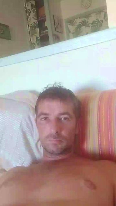 Frencoislaure live cam on Cam4