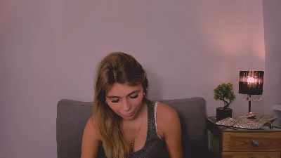 FreyaDoll live cam on Cam4