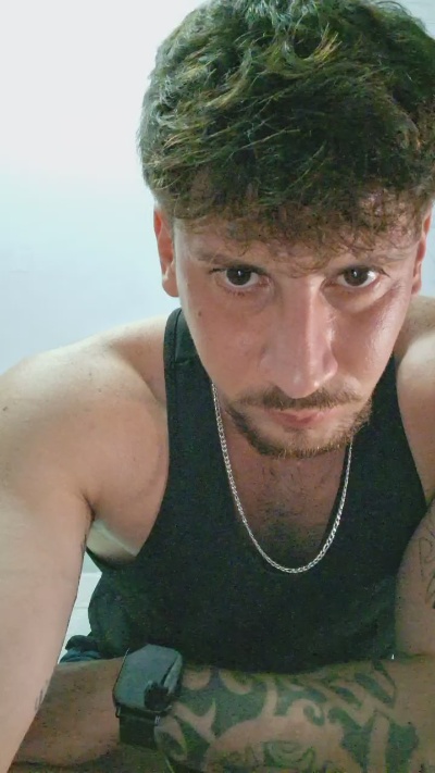 Friend999 live cam on Cam4