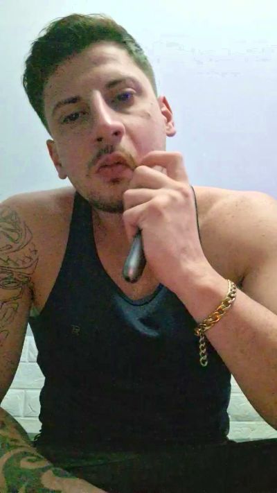 Friend999 live cam on Cam4