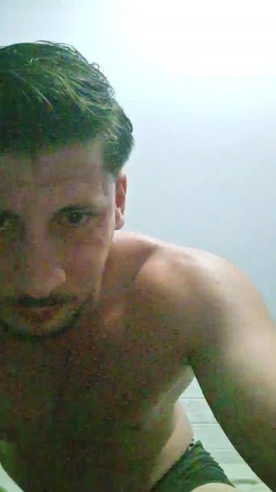 Friend999 live cam on Cam4