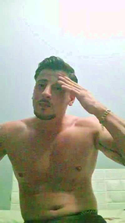 Friend999 live cam on Cam4
