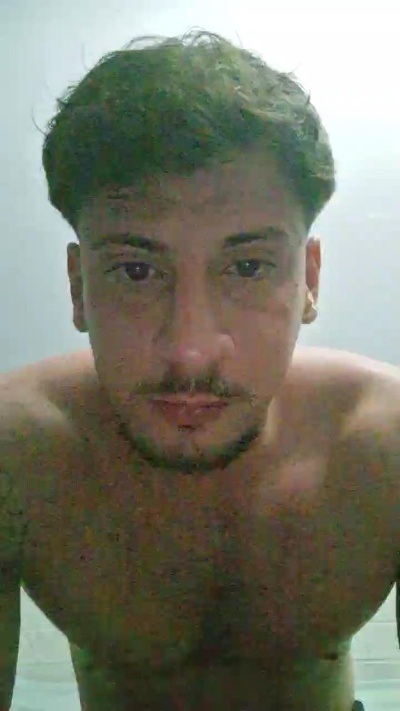 Friend999 live cam on Cam4