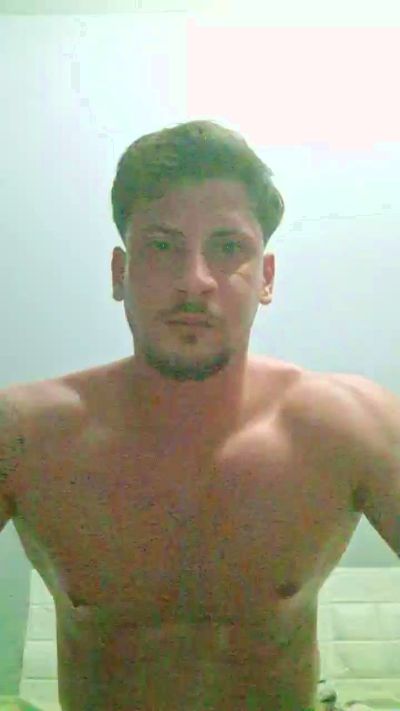 Friend999 live cam on Cam4