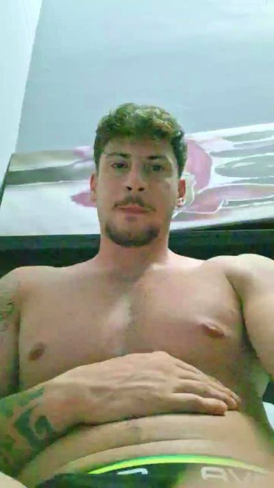 Friend999 live cam on Cam4