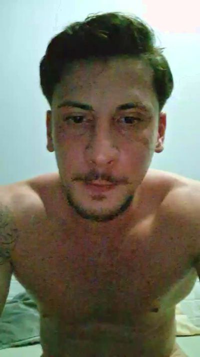 Friend999 live cam on Cam4