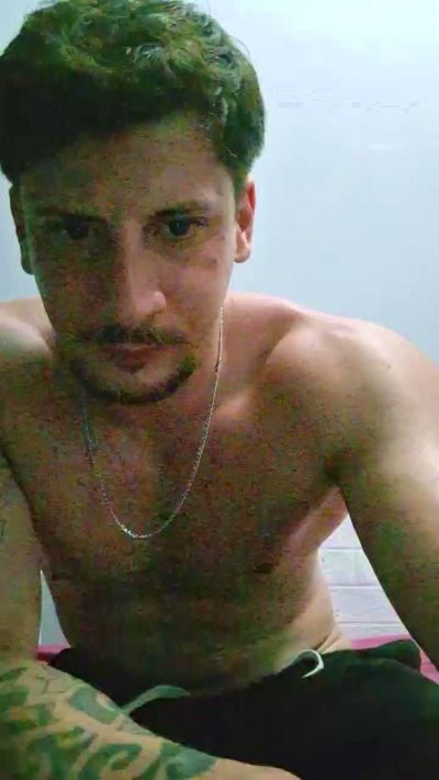 Friend999 live cam on Cam4