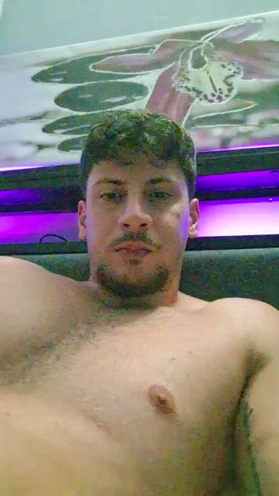 Friend999 live cam on Cam4