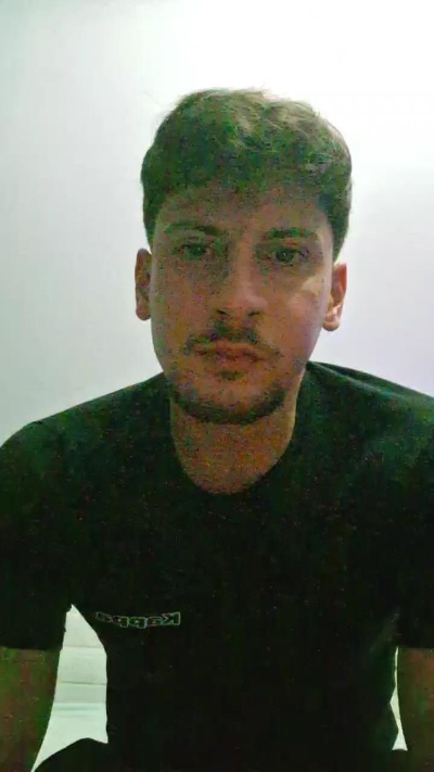 Friend999 live cam on Cam4