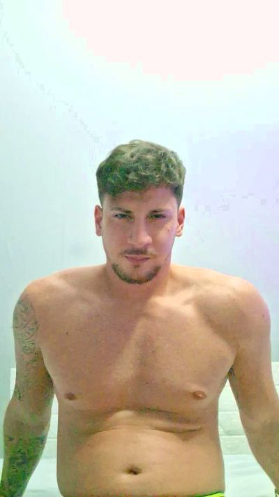 Friend999 live cam on Cam4