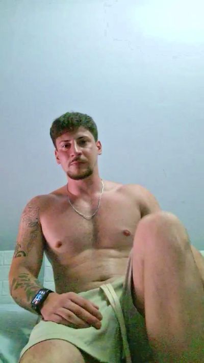 Friend999 live cam on Cam4
