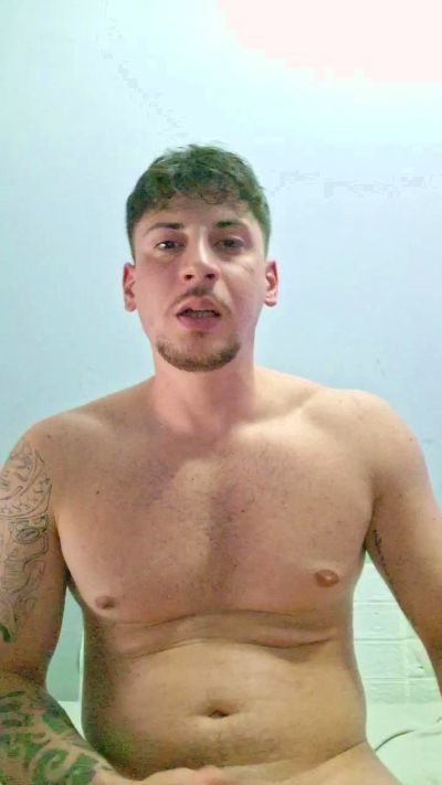 Friend999 live cam on Cam4
