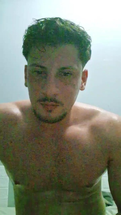 Friend999 live cam on Cam4